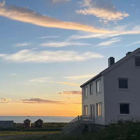 Dom wakacyjny Location, Location, Location